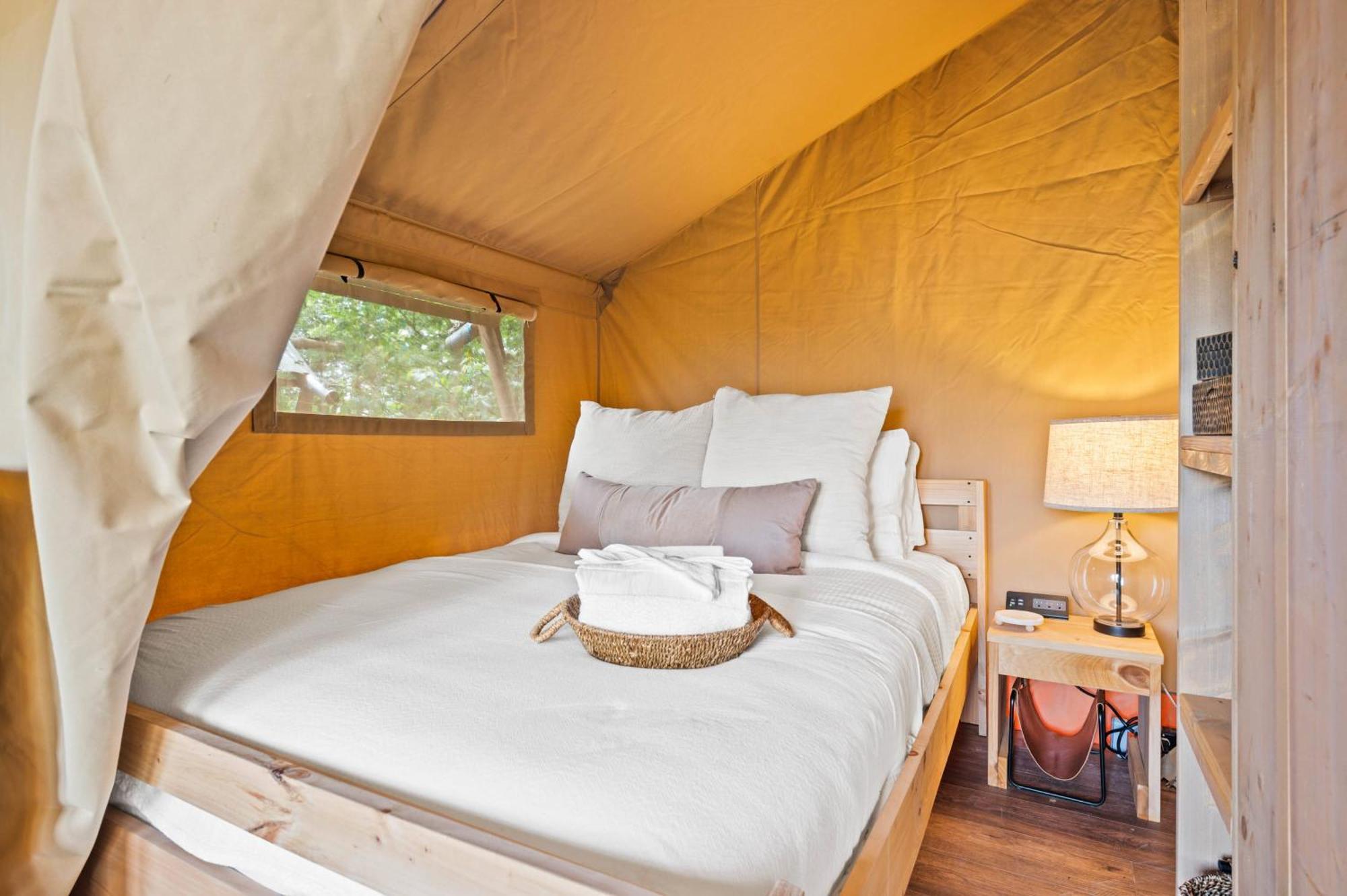 The Lodges At Eden Reserve - Safari Tents วิลเลียมส์ทาวน์ ภายนอก รูปภาพ