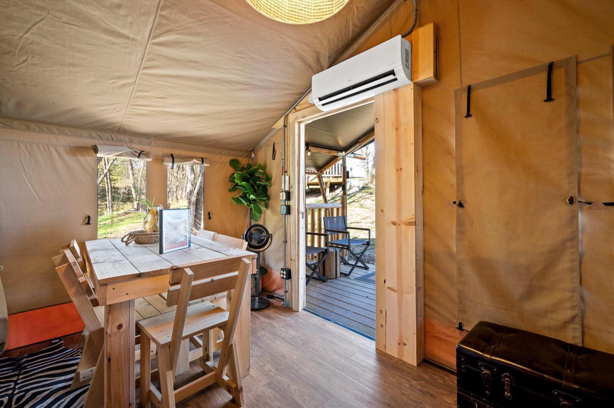 The Lodges At Eden Reserve - Safari Tents วิลเลียมส์ทาวน์ ภายนอก รูปภาพ